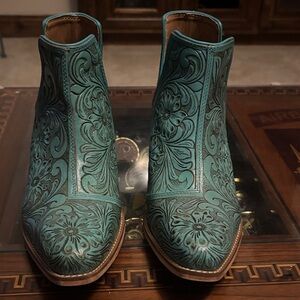 Myra turquoise floral embossed hand made leather ankle boots size 9 like new.